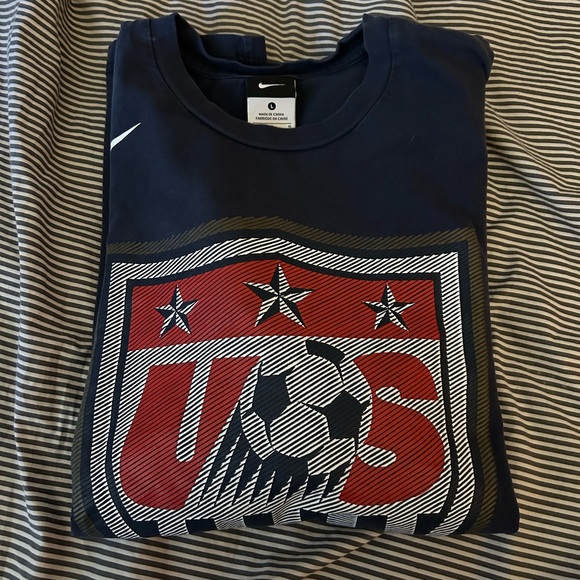 Nike 2010-2011 US Women’s National Soccer Team Crest TShirt - Size “Men’s” Large - Picture 6 of 6